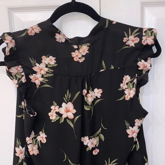Sleeveless Floral Blouse Black sz Medium - Picture 5 of 8